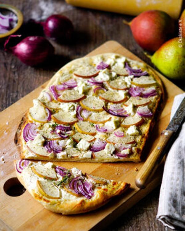 Produktfoto zu Flammkuchen Birne-Zwiebeln-Ziegenkäse