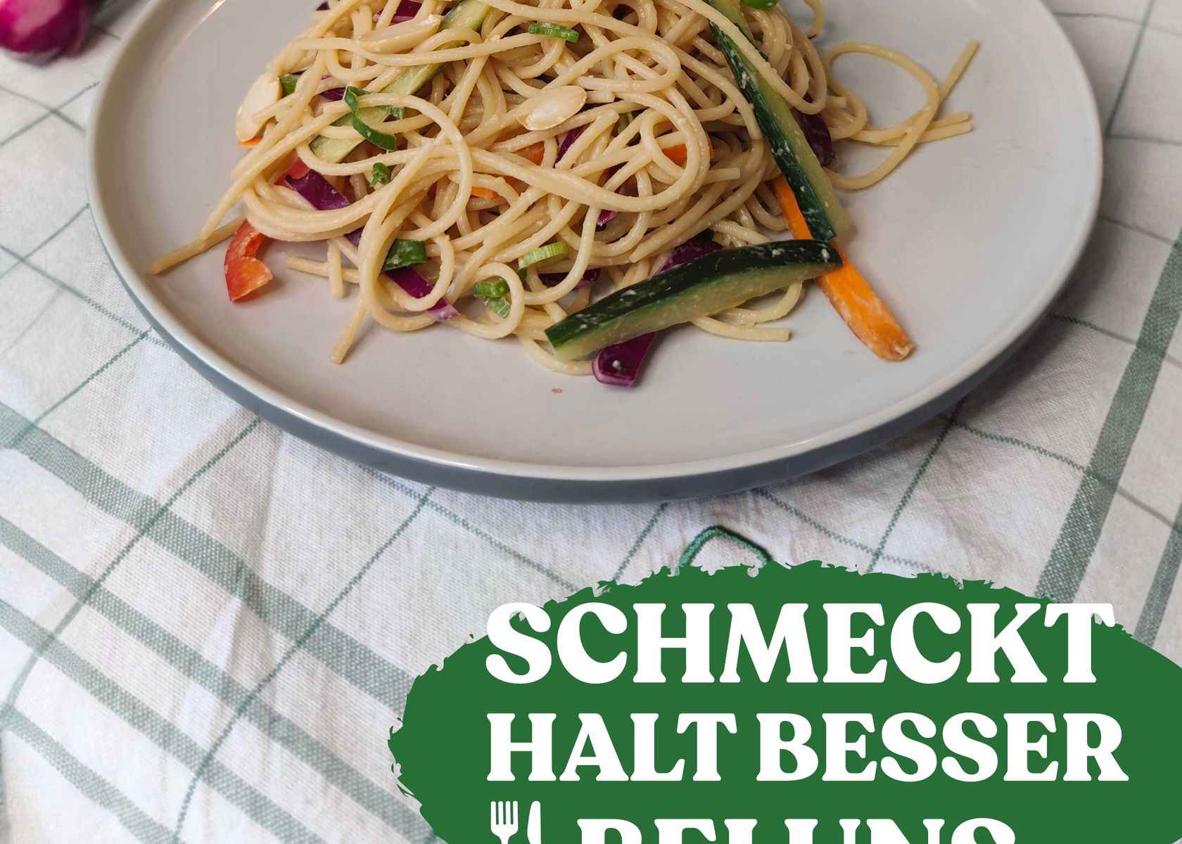 Nudelsalat mit Limetten-Erdnuss-Sauce